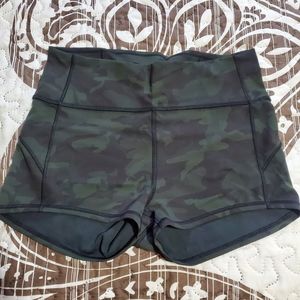 Lululemon shorts size 10